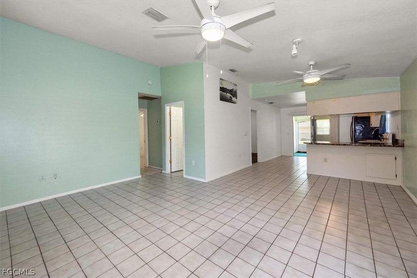 This move in ready home offers serious peace of mind with the - photo 4