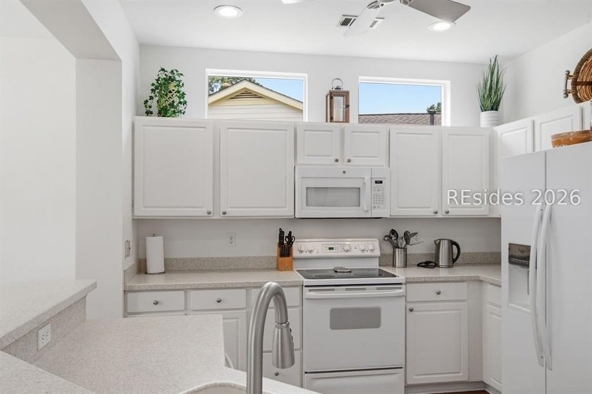 Popular Hamilton/Jefferson Model featuring 2 Bedrooms, 2 Baths - photo 11