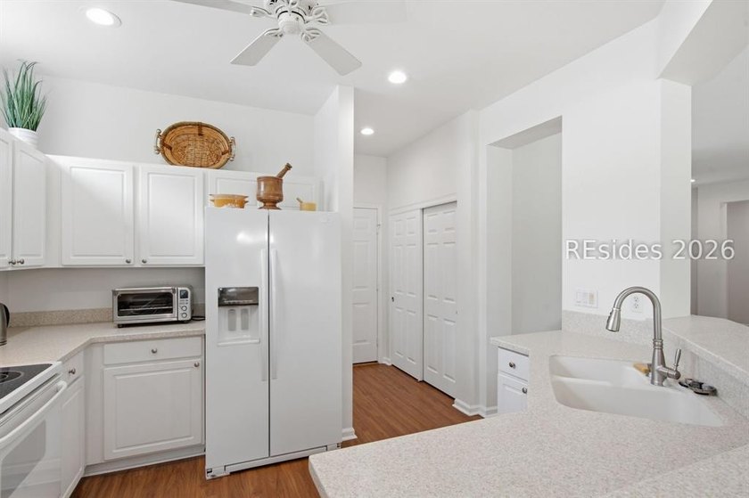 Popular Hamilton/Jefferson Model featuring 2 Bedrooms, 2 Baths - photo 12