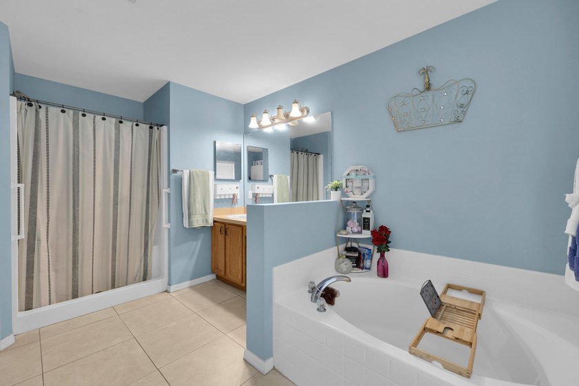 Spacious 3 bedroom, 2 bath CBS home offering just over 2,000 - photo 23