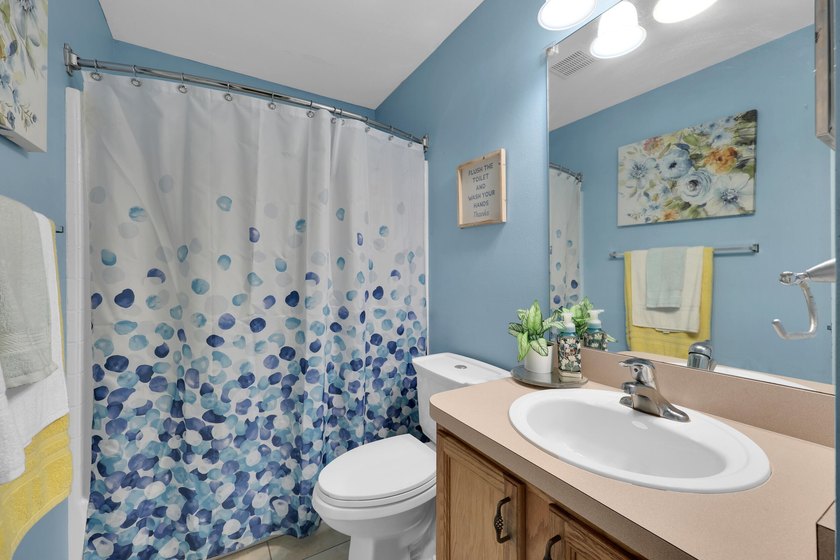 Spacious 3 bedroom, 2 bath CBS home offering just over 2,000 - photo 26