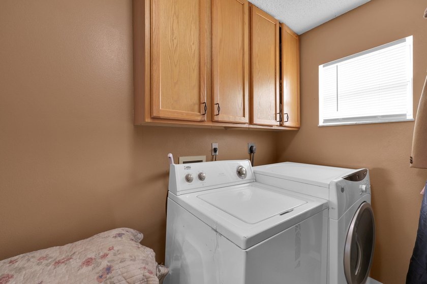 Spacious 3 bedroom, 2 bath CBS home offering just over 2,000 - photo 28