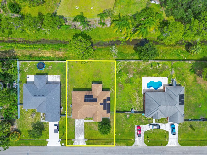 Spacious 3 bedroom, 2 bath CBS home offering just over 2,000 - photo 33