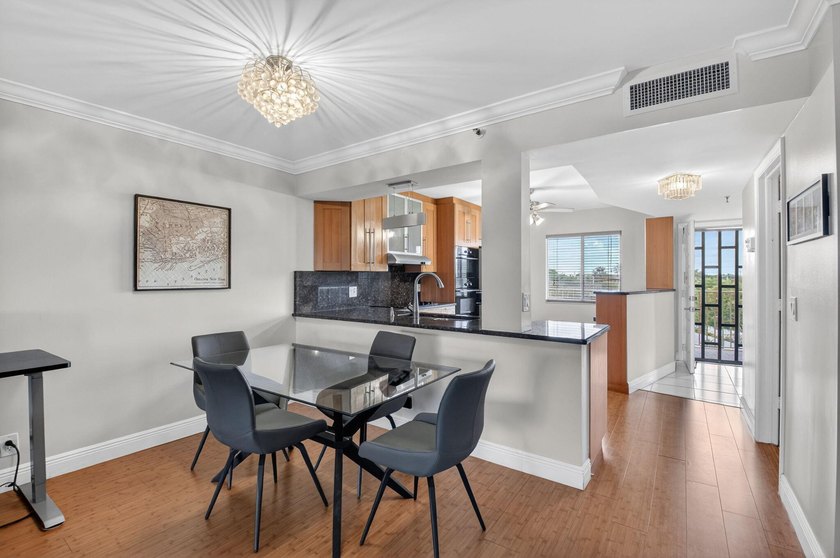 This beautifully renovated &amp; highly sought after Buckingham - photo 8