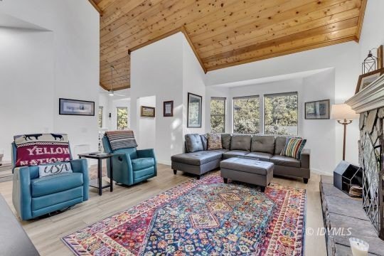This lovely home is only 5 minutes away from the center of town - photo 14