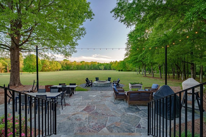 EXQUISITE 34.4-ACRE PRIVATE ESTATE | RARE MULTI-RESIDENCE FAMILY - photo 21