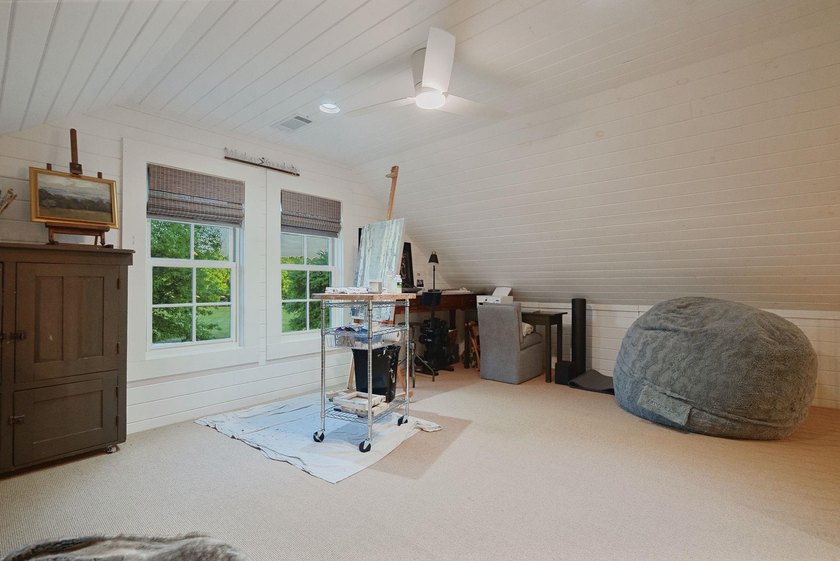 EXQUISITE 34.4-ACRE PRIVATE ESTATE | RARE MULTI-RESIDENCE FAMILY - photo 31