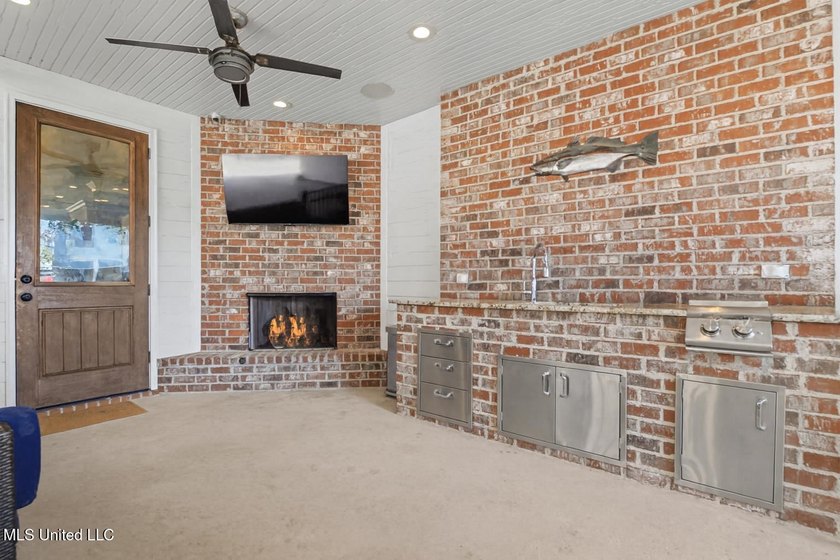 Modern farmhouse elegance meets Gulf Coast living. Step into one - photo 32