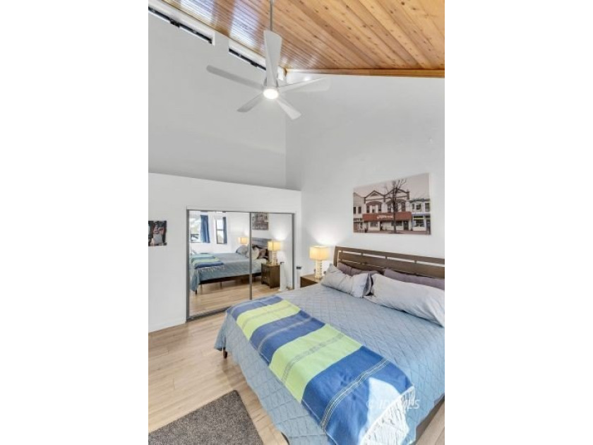 This lovely home is only 5 minutes away from the center of town - photo 35