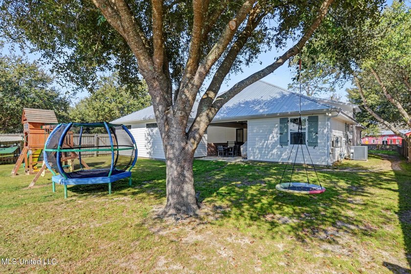 Modern farmhouse elegance meets Gulf Coast living. Step into one - photo 35