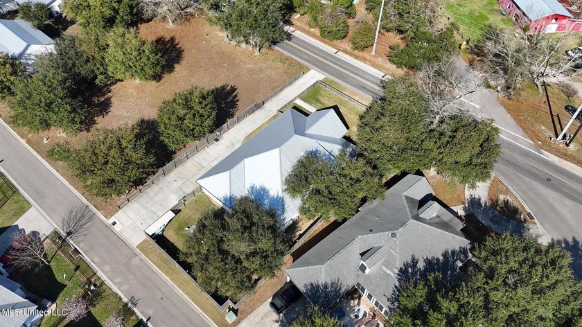 Modern farmhouse elegance meets Gulf Coast living. Step into one - photo 41