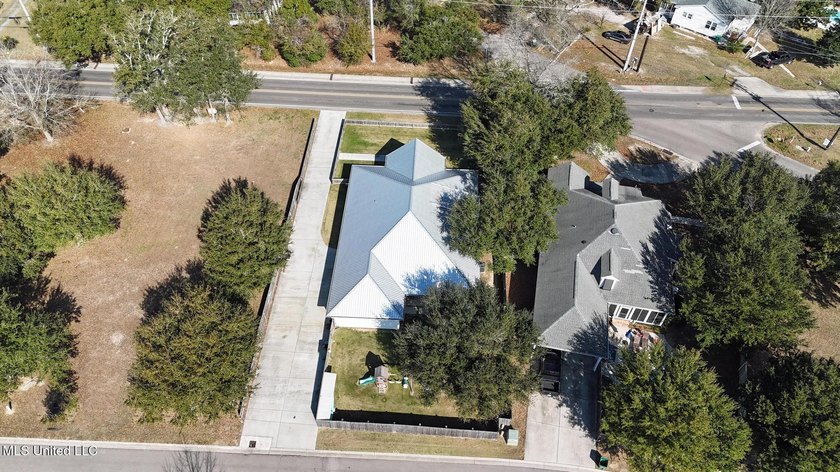Modern farmhouse elegance meets Gulf Coast living. Step into one - photo 42