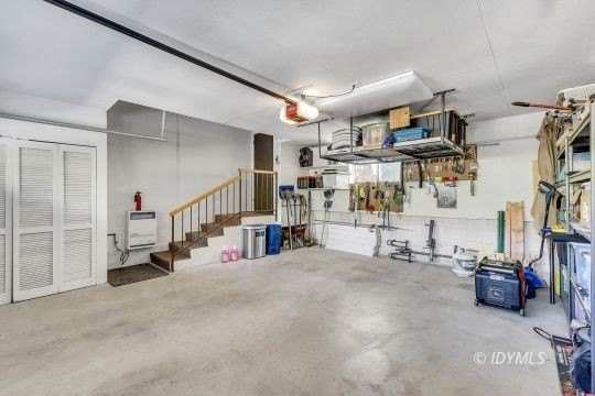 This lovely home is only 5 minutes away from the center of town - photo 50