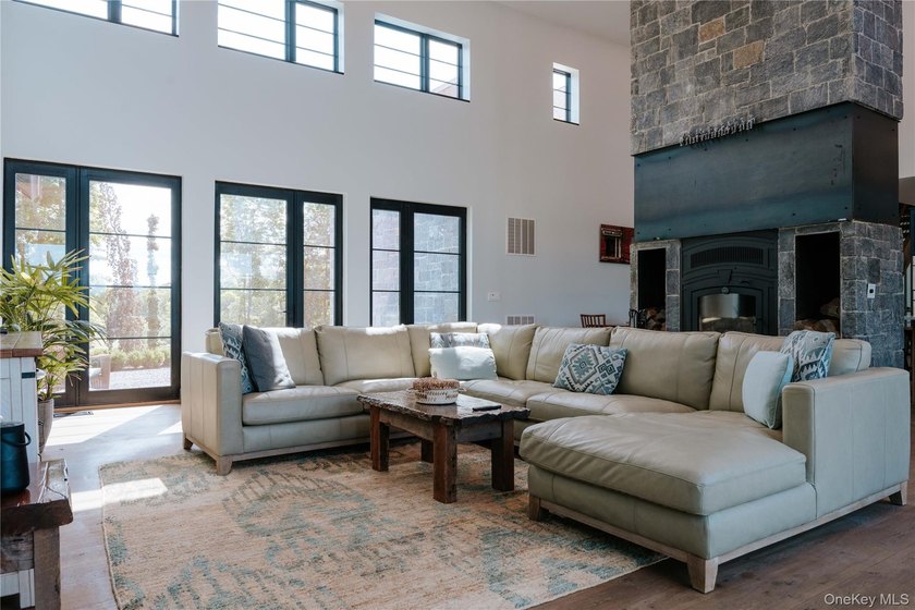 Presenting a freshly constructed modern farmhouse masterpiece - photo 5