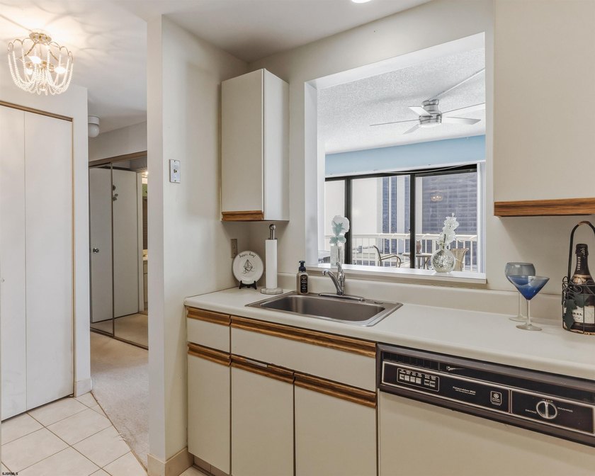 If you've been waiting for a condo that offers incredible views - photo 3