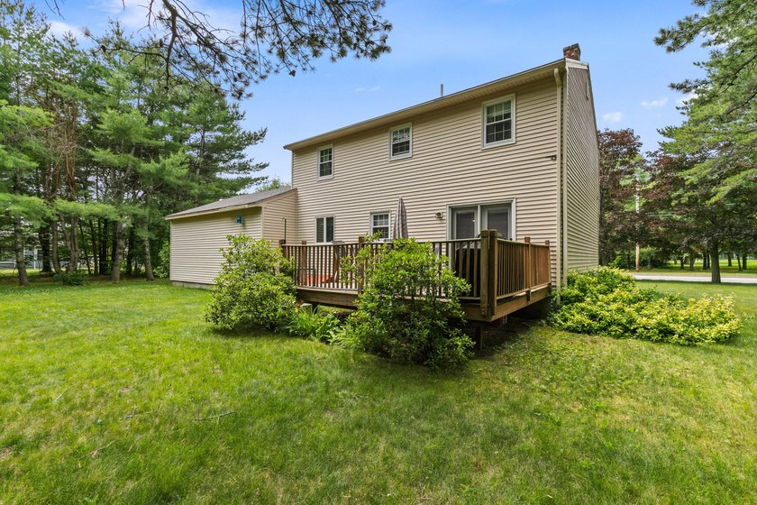 Move right into this well-maintained 4-bedroom, 2.5-bath - photo 33