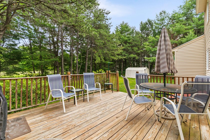 Move right into this well-maintained 4-bedroom, 2.5-bath - photo 38
