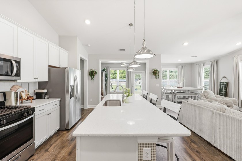 Welcome to 844 Gammon Dr, located in the gated community of - photo 6
