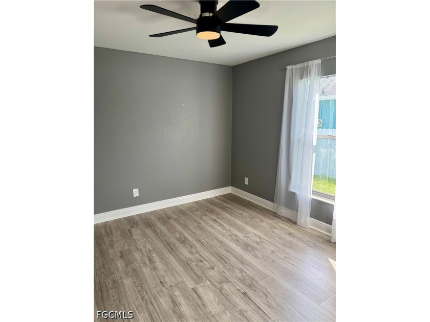 COME CHECK OUT THIS BEAUTIFULLY UPDATED home located in the - photo 6
