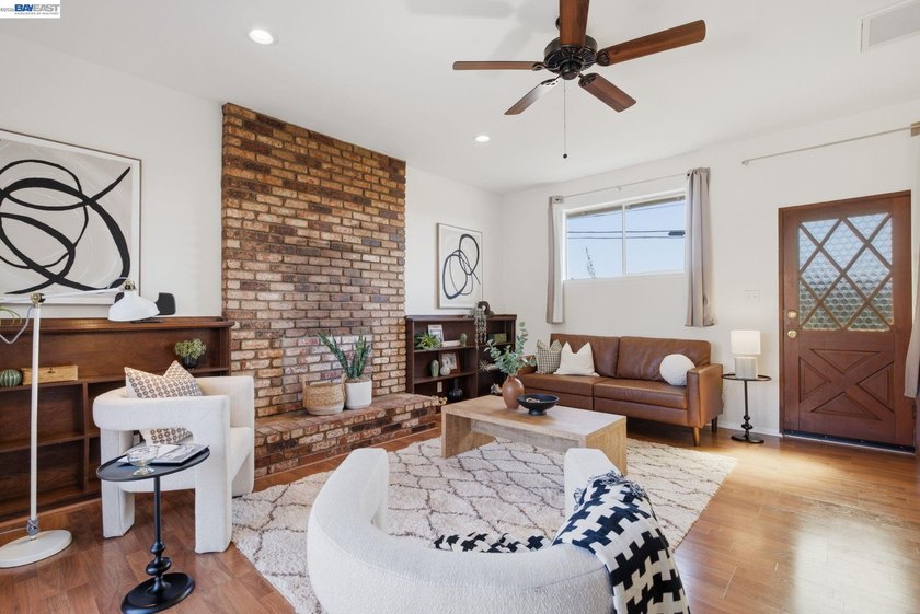Welcome home to this beautifully positioned corner-lot property - photo 11