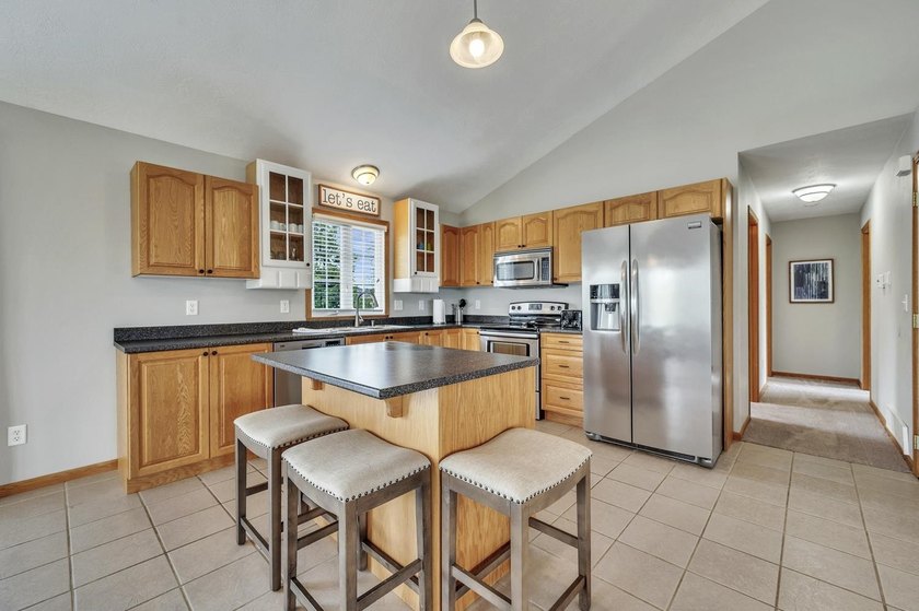 Incredible space and an ideal location meet in this 4-bedroom - photo 14