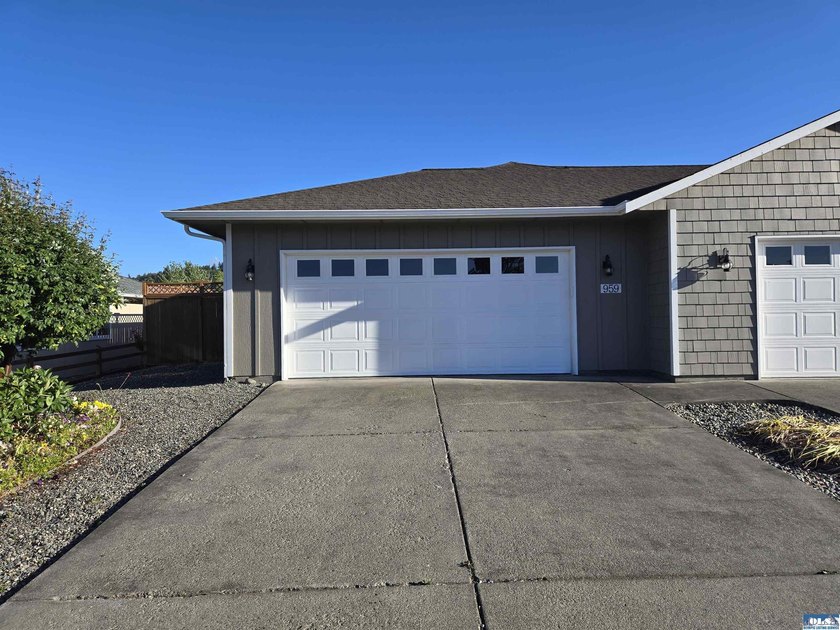 Excellent Option in 55+ East-Side Condo Mini-Plex. Discover - photo 16