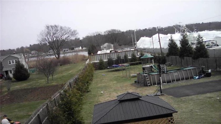 Here we have a 9600 sq ft lot in Oakland Beach Warwick. This lot - photo 8