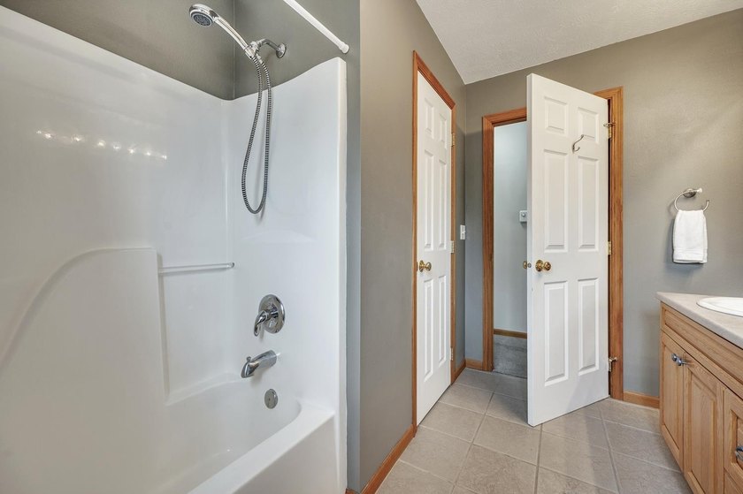 Incredible space and an ideal location meet in this 4-bedroom - photo 19