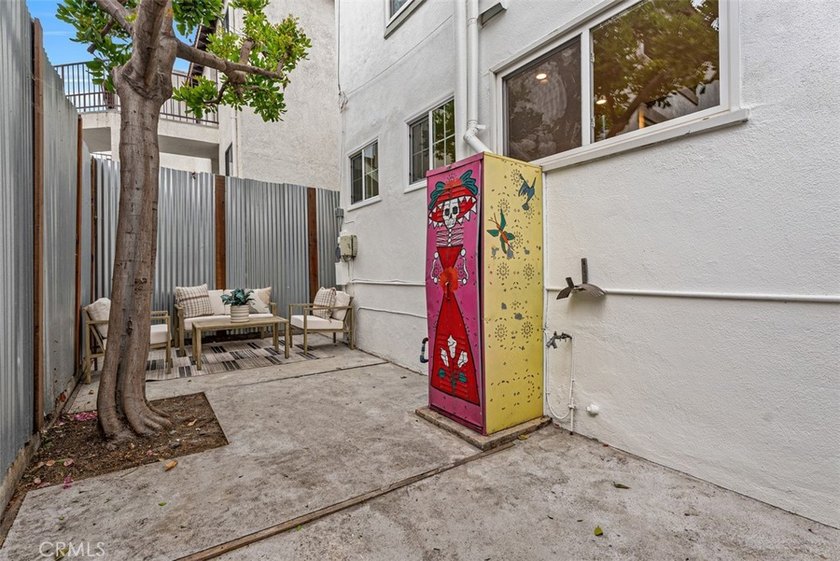 1922 Spanish architecture meets elevated design in this - photo 19
