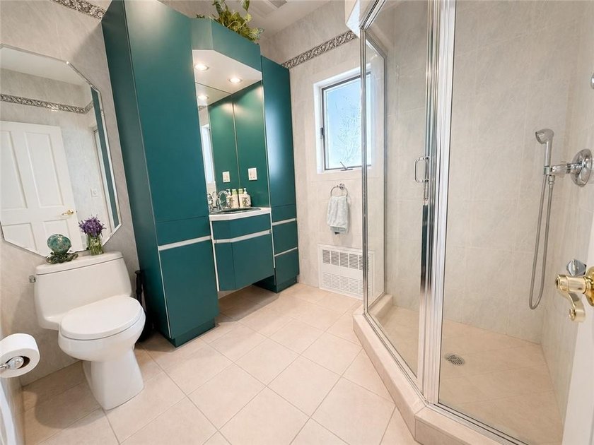 Welcome to 26 High Point Road, a stunning custom residence - photo 21