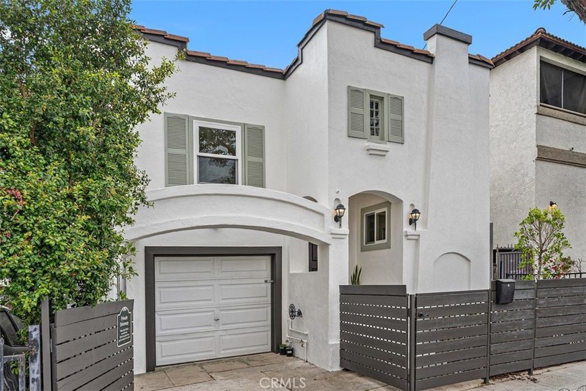 1922 Spanish architecture meets elevated design in this - photo 23