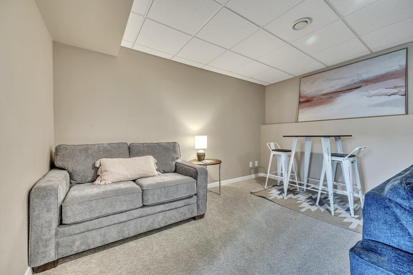 Incredible space and an ideal location meet in this 4-bedroom - photo 27