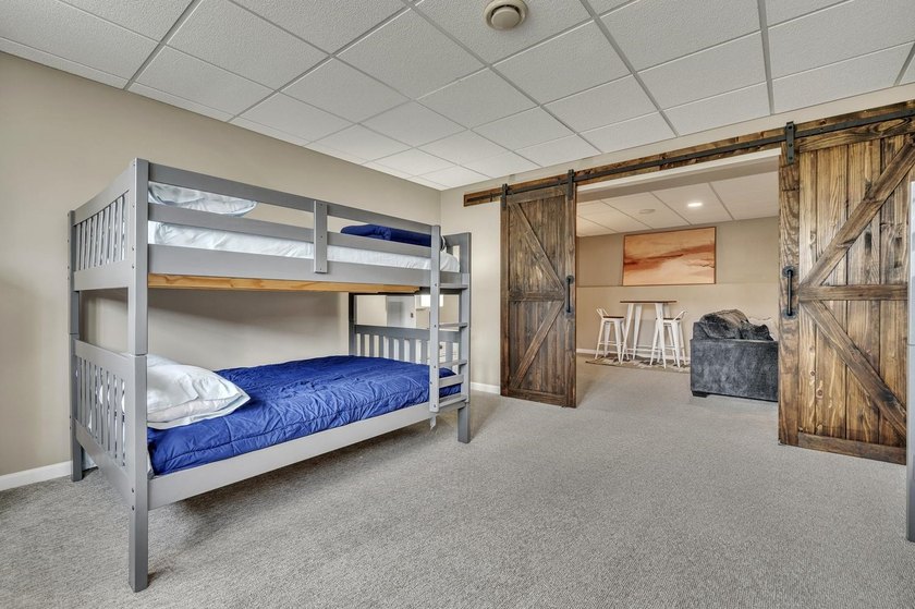 Incredible space and an ideal location meet in this 4-bedroom - photo 29