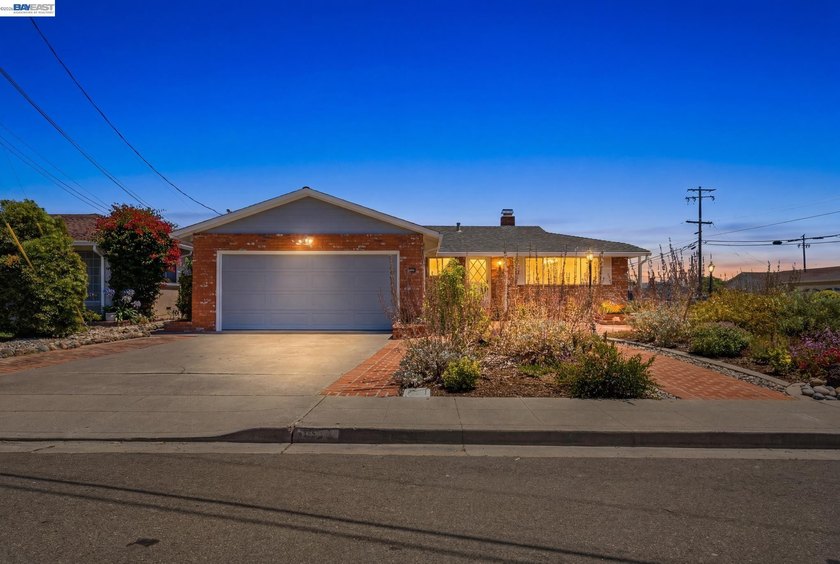 Welcome home to this beautifully positioned corner-lot property - photo 35