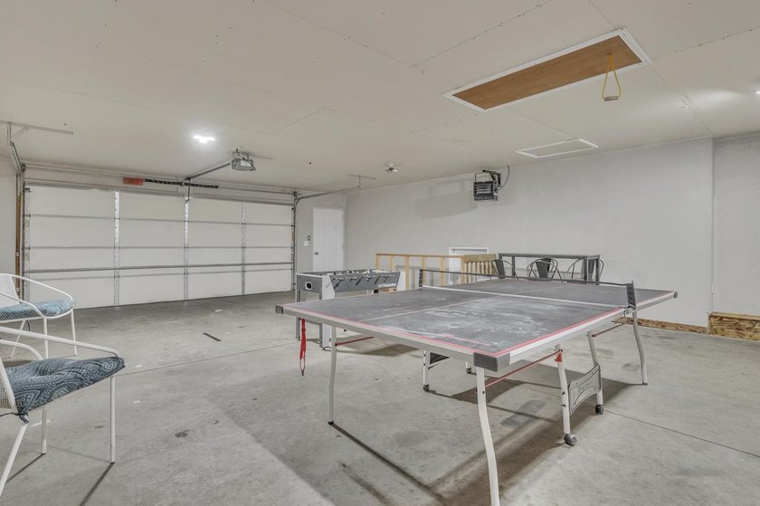 Incredible space and an ideal location meet in this 4-bedroom - photo 35