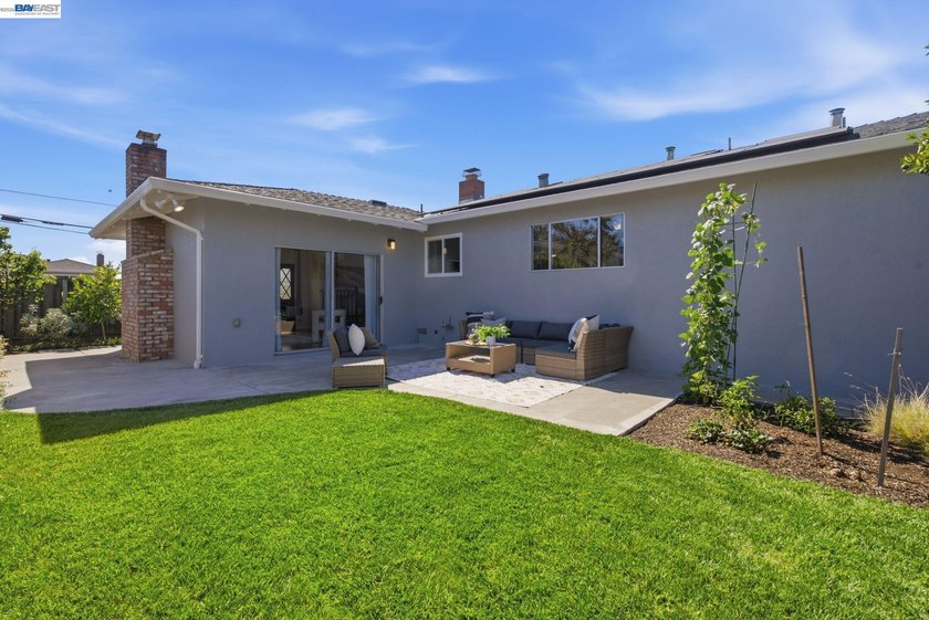 Welcome home to this beautifully positioned corner-lot property - photo 39