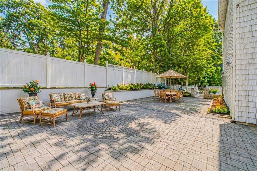 Welcome to 26 High Point Road, a stunning custom residence - photo 42