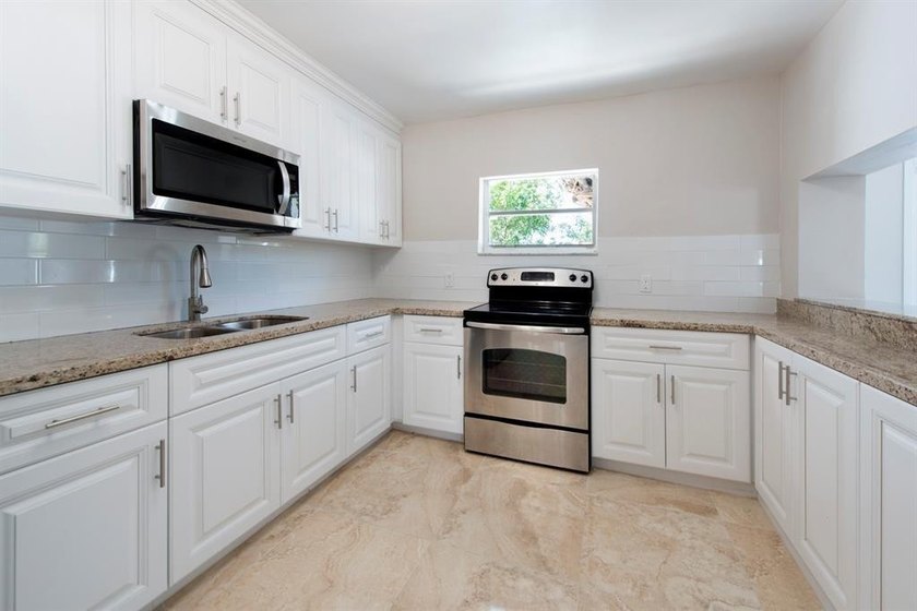 Appraised at 495K! Over 20k in recent upgrades. Stunning - photo 5