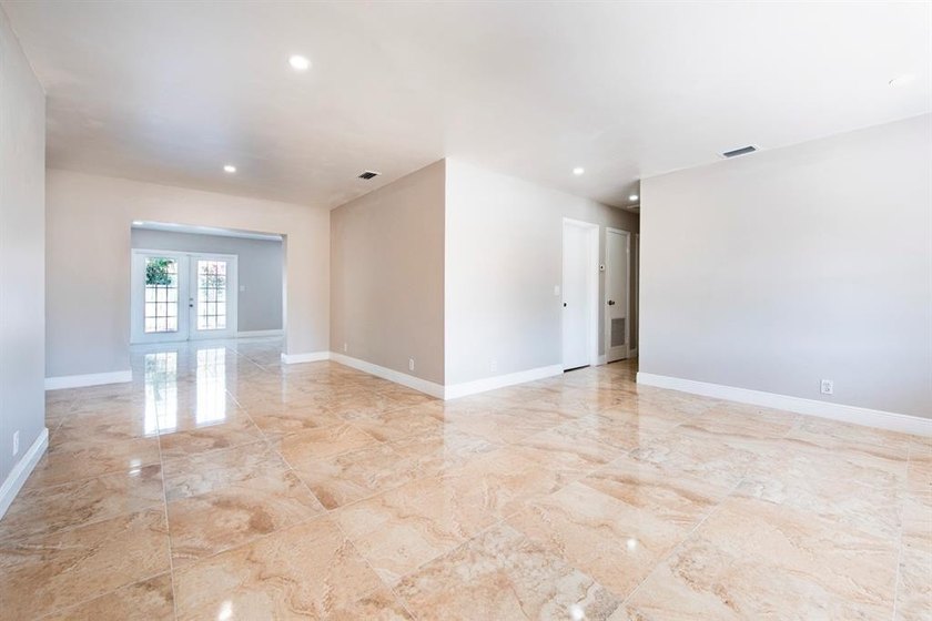 Appraised at 495K! Over 20k in recent upgrades. Stunning - photo 6
