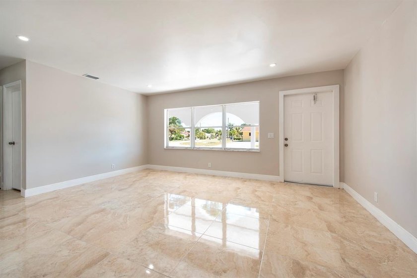 Appraised at 495K! Over 20k in recent upgrades. Stunning - photo 8