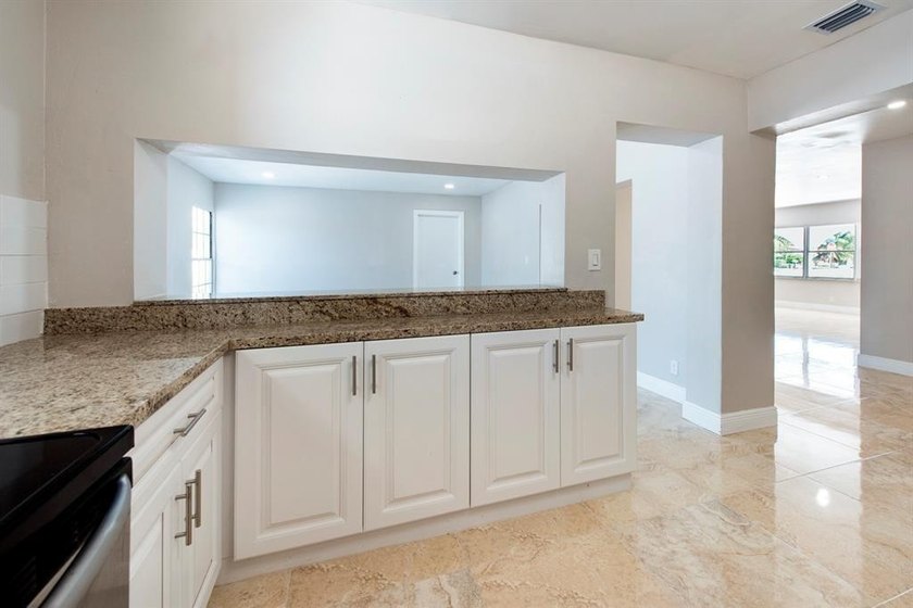 Appraised at 495K! Over 20k in recent upgrades. Stunning - photo 9