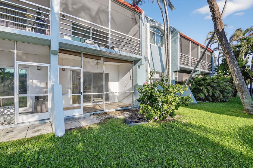 Welcome home to this spacious 1-bedroom, 1-bath first-floor - photo 4