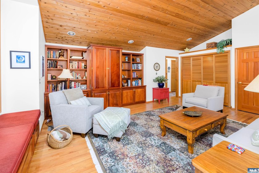 Tucked away on a private road in the desirable Deer Park area - photo 23