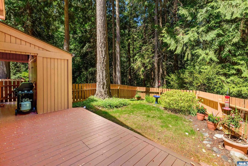 Tucked away on a private road in the desirable Deer Park area - photo 48