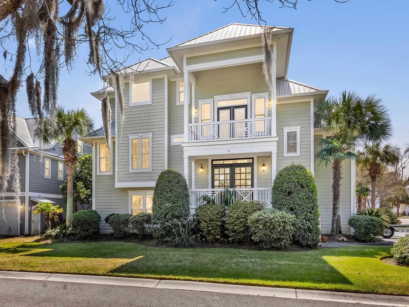 BEAUTIFUL CUSTOM 4-bedroom, 3.5-bath home brings together - photo 2