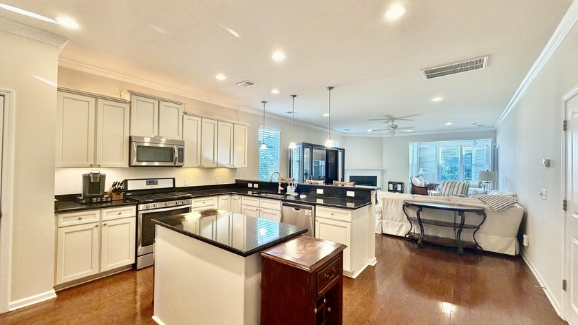 Experience classic Lowcountry living in this freshly-repainted - photo 8