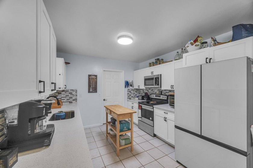 Short Sale Opportunity. This Indian River Estates Pool Home - photo 6