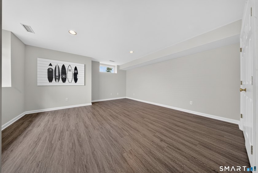 Move right into this beautifully updated end-unit townhouse in - photo 21