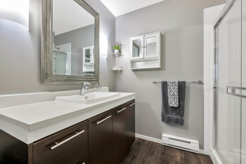 THE KEW by Mosiac! WELL MAINTAINED townhome in desirable complex - photo 22