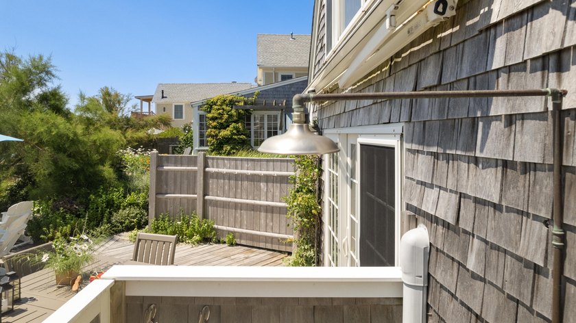 Welcome to your private waterfront retreat in the east end of - photo 27